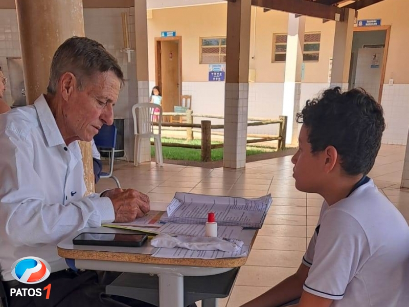 clique para ampliar Presidente da Câmara dos Vereadores de Lagoa Formosa participa do Projeto Blitz da Leitura na Escola Municipal Denise Luísa de Oliveira
