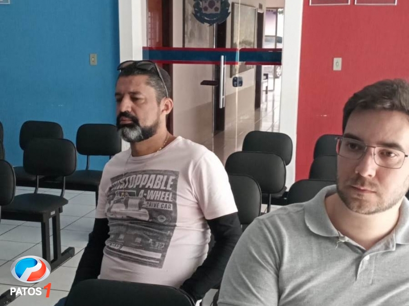 clique para ampliar Procurador do município de Lagoa Formosa faz reunião com vereadores para mostrar dados e recomendações do Ministério Público sobre o Canil