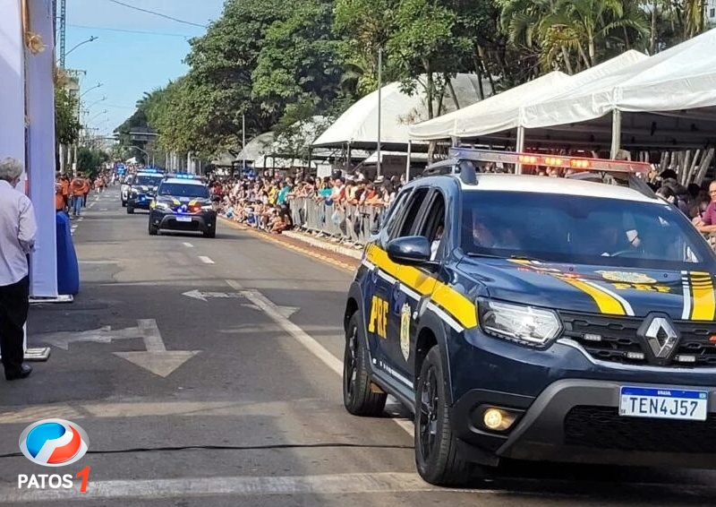 clique para ampliar Distribuição de bolo, desfile e ato cívico marcam as comemorações dos 134 anos de Patos de Minas
