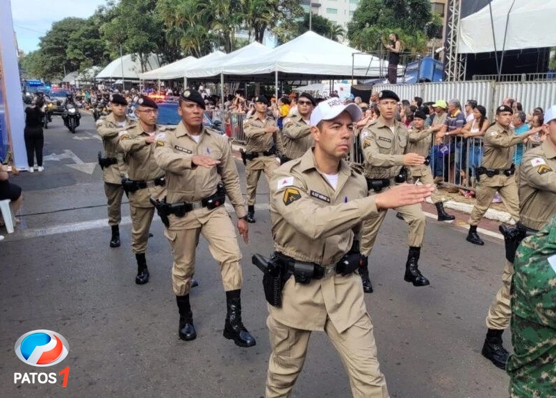 clique para ampliar Distribuição de bolo, desfile e ato cívico marcam as comemorações dos 134 anos de Patos de Minas