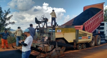 Prefeitura de Lagoa Formosa inicia nova etapa de pavimentação da estrada de Monjolinho Prefeitura de Lagoa Formosa inicia nova etapa de pavimentação da estrada de Monjolinho