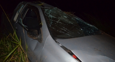Capotamento na BR-354 entre Lagoa Formosa e Patos de Minas deixa motorista ferido