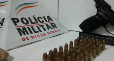 Polícia Militar de Patos de Minas apreende pistola e munições dentro de veículo