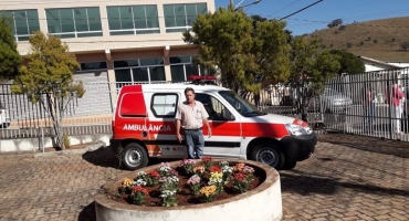 Prefeitura de Matutina recebe ambulância do governo do estado Prefeitura de Matutina recebe ambulância do governo do estado