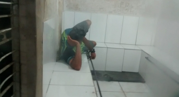 Com sintomas de embriaguez, noivo se envolve em acidente e vai parar na delegacia horas antes do casamento Com sintomas de embriaguez, noivo se envolve em acidente e vai parar na delegacia horas antes do casamento