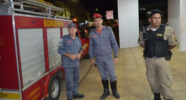 Ciclista é atropelado por motocicleta na BR-354 e três pessoas ficam feridas