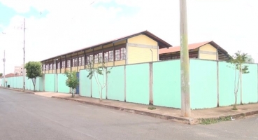 Aluno de escola de Patos de Minas detona bomba em escola de Patos de Minas e é conduzido à delegacia Aluno de escola de Patos de Minas detona bomba em escola de Patos de Minas e é conduzido à delegacia