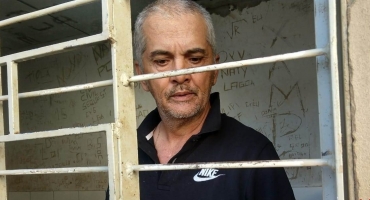 Suspeito de agarrar e tentar levar a força mulher para o mato é levado para o presídio Suspeito de agarrar e tentar levar a força mulher para o mato é levado para o presídio