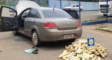 Rapaz de 24 anos e namorada de 13 são abordados na rodovia 365 com 190 quilos de maconha Rapaz de 24 anos e namorada de 13 são abordados na rodovia 365 com 190 quilos de maconha