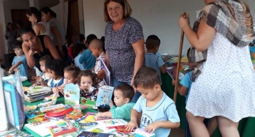 Centro de Educação Infantil Cinderela comemora o Dia das Crianças Centro de Educação Infantil Cinderela comemora o Dia das Crianças