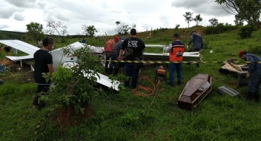 URGENTE: queda de aeronave em Patos de Minas mata cinco pessoas; duas crianças estão entre as vítimas URGENTE: queda de aeronave em Patos de Minas mata cinco pessoas; duas crianças estão entre as vítimas