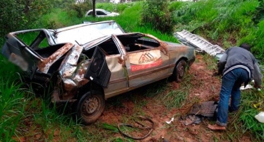 Motorista não consegue frear e acaba provocando acidente na BR 354 Motorista não consegue frear e acaba provocando acidente na BR 354