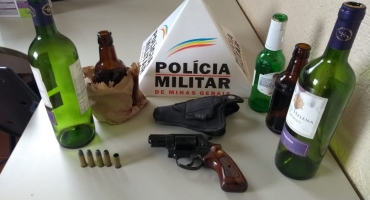 Homem é preso após efetuar disparo de arma de fogo em posto de combustíveis Homem é preso após efetuar disparo de arma de fogo em posto de combustíveis