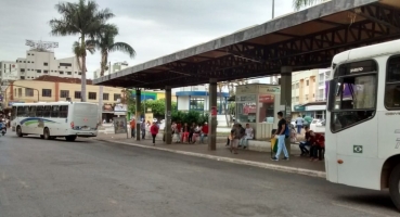 Estudantes não bolsistas de universidades particulares serão excluídos do programa “Passe livre”, em Patos de Minas