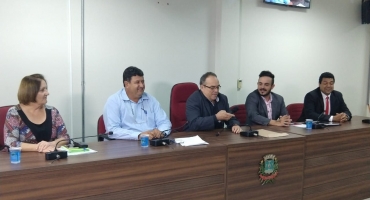 Câmara Municipal de Patos de Minas elege nova mesa diretora para o biênio 2019/2020 Câmara Municipal de Patos de Minas elege nova mesa diretora para o biênio 2019/2020