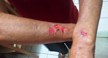 Homem agride a mãe e foge em seguida na cidade de Patos de Minas Homem agride a mãe e foge em seguida na cidade de Patos de Minas