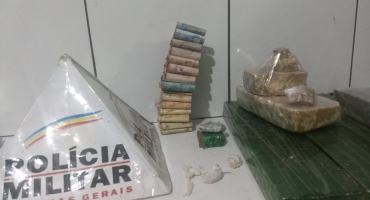 Polícia Militar apreende 18 mil reais em dinheiro, droga e prende 3 suspeitos Polícia Militar apreende 18 mil reais em dinheiro, droga e prende 3 suspeitos