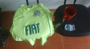 PM prende dupla que assaltou foliões durante carnaval em Rio Paranaíba PM prende dupla que assaltou foliões durante carnaval em Rio Paranaíba
