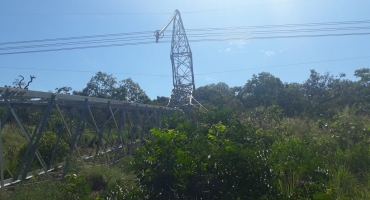Ladrões danificam torres e furtam o equivalente a 24 km de fios em Presidente Olegário Ladrões danificam torres e furtam o equivalente a 24 km de fios em Presidente Olegário