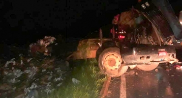 Caminhoneiro morre em acidente na BR-146 em Cruzeiro da Fortaleza Caminhoneiro morre em acidente na BR-146 em Cruzeiro da Fortaleza