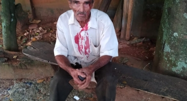 Idoso de Lagoa Formosa é covardemente agredido por ladrões que pretendiam roubar galinhas Idoso de Lagoa Formosa é covardemente agredido por ladrões que pretendiam roubar galinhas
