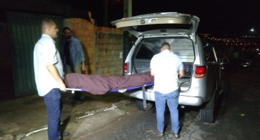 Rapaz de 23 anos é morto a tiros na Bairro Alto Colina na cidade de Patos de Minas Rapaz de 23 anos é morto a tiros na Bairro Alto Colina na cidade de Patos de Minas