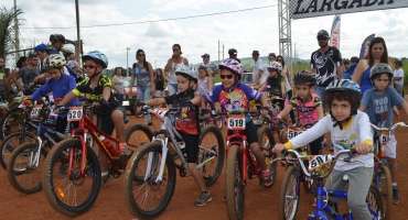 Instituto de Educacional Sonhos e Mimos participa da Maratona do Feijão em grande estilo