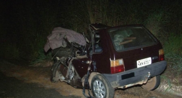Colisão frontal na BR-365 mata motorista de 43 anos Colisão frontal na BR-365 mata motorista de 43 anos