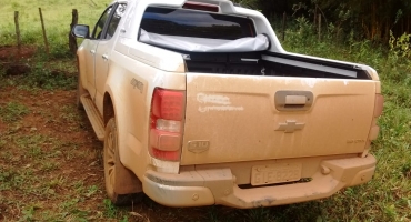 Polícia apreende no município de Rio Paranaíba caminhonete produto de estelionato Polícia apreende no município de Rio Paranaíba caminhonete produto de estelionato