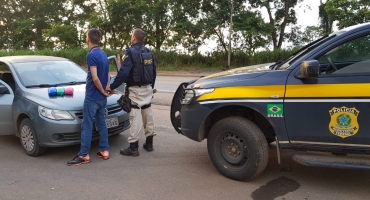 Crack é apreendido pela Polícia Rodoviária Federal dentro de tanque de combustível em Patos de Minas Crack é apreendido pela Polícia Rodoviária Federal dentro de tanque de combustível em Patos de Minas
