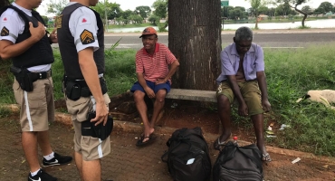 Operação da PM que mira pessoas em situação de rua contribui para redução da criminalidade em Patos de Minas Operação da PM que mira pessoas em situação de rua contribui para redução da criminalidade em Patos de Minas
