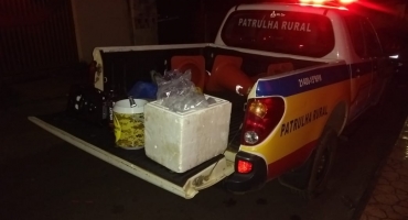 Polícia Militar de Carmo do Paranaíba apreende menores em festa regada com bebida alcoólica Polícia Militar de Carmo do Paranaíba apreende menores em festa regada com bebida alcoólica