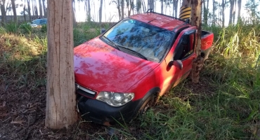 Motorista com sintomas de embriaguez provoca acidente na rodovia AMG 1410 em Carmo do Paranaíba Motorista com sintomas de embriaguez provoca acidente na rodovia AMG 1410 em Carmo do Paranaíba