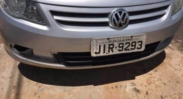 Casa é invadida e são levados TVs, aparelhos e carro que estava na garagem Casa é invadida e são levados TVs, aparelhos e carro que estava na garagem