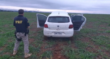 Indivíduo furta veículo e invade área restrita do aeroporto de Patos de Minas tentando fugir da polícia Indivíduo furta veículo e invade área restrita do aeroporto de Patos de Minas tentando fugir da polícia