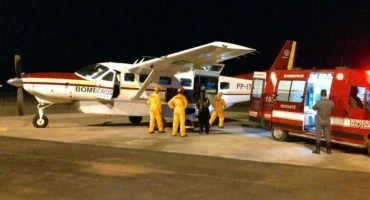 Corpo de Bombeiros transfere homem que foi covardemente agredido no Distrito de Pindaíbas para a capital