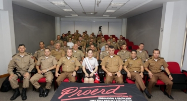 Embaixadora do PROERD Brasil, do Colégio Tiradentes Patos de Minas, é recebida por autoridades na capital