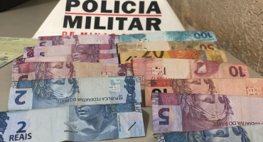PM de Carmo do Paranaíba encaminha suspeitos de tráfico de drogas para a delegacia