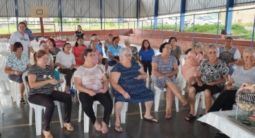 Alunos do curso de Medicina desenvolvem tarde de lazer para idosos Alunos do curso de Medicina desenvolvem tarde de lazer para idosos