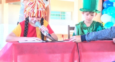 Escola Municipal Professora Denise Luísa de Oliveira realiza o primeiro “Sarau Literário” do ano de 2019 Escola Municipal Professora Denise Luísa de Oliveira realiza o primeiro “Sarau Literário” do ano de 2019