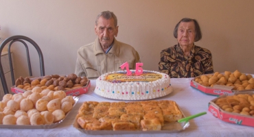 Casal de Presidente Olegário resiste à prova do tempo e celebra 75 anos de casamento Casal de Presidente Olegário resiste à prova do tempo e celebra 75 anos de casamento