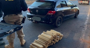 PRF de Uberlândia prende suspeitos de Patos de Minas com 60 quilos de maconha