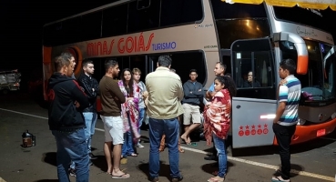 Bandidos cometem assalto em ônibus com estudantes do UNIPAM de Patos de Minas