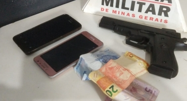 Três menores foram detidos, após assaltar uma padaria 