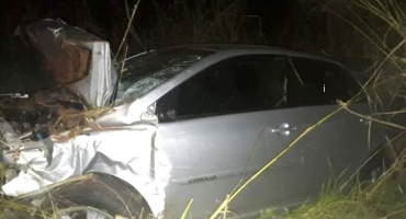 Motorista perde controle e capota veículo na MGC-354 em Presidente Olegário
