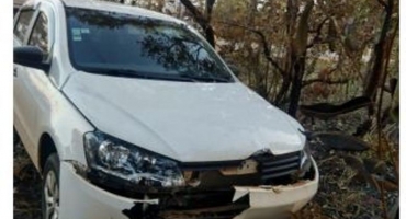 Caminhão e automóvel se tocam durante ultrapassagem na BR-354 próximo à Carmo do Paranaíba