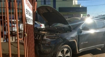 Motorista avança parada obrigatória e provoca acidente no Bairro Lagoa Grande