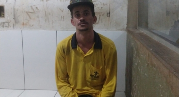 Suspeito de furtar celular e bolsa dentro de residência em Lagoa Formosa é levado para a delegacia Suspeito de furtar celular e bolsa dentro de residência em Lagoa Formosa é levado para a delegacia