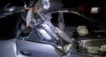 Motorista fica ferido ao colidir veículo em caminhão estacionado em Lagoa Formosa Motorista fica ferido ao colidir veículo em caminhão estacionado em Lagoa Formosa