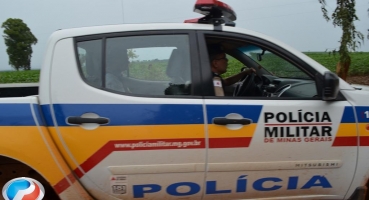 Bandidos invadem fazenda amarram mulheres e roubam 30 mil reais na zona rural de Patos de Minas Bandidos invadem fazenda amarram mulheres e roubam 30 mil reais na zona rural de Patos de Minas